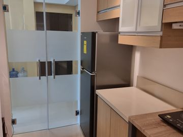 RUSH SALE! Fully Furnished 1 Bedroom Condo with View at Bristol at Parkway Place