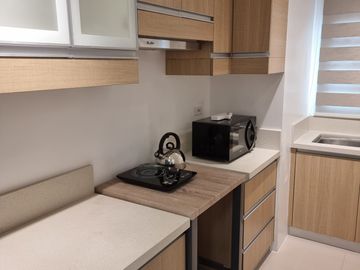 RUSH SALE! Fully Furnished 1 Bedroom Condo with View at Bristol at Parkway Place