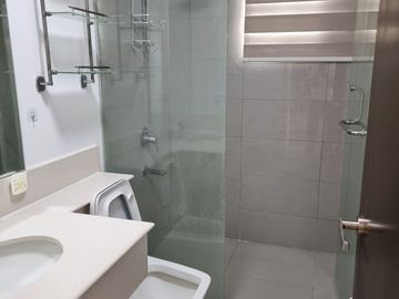 RUSH SALE! Fully Furnished 1 Bedroom Condo with View at Bristol at Parkway Place