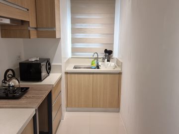 RUSH SALE! Fully Furnished 1 Bedroom Condo with View at Bristol at Parkway Place