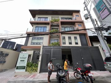 Cubao Quezon City For Sale 4 Storey Townhouse 4 Bedrooms near Edsa rg