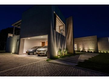 Venta de finca en La Ceja Condominio Monte Madero