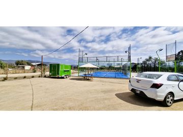 Venta de sitio de 29.375 m2., loteo dividido en 5 parcelas, con 4 canchas de Padel, en Quillota.