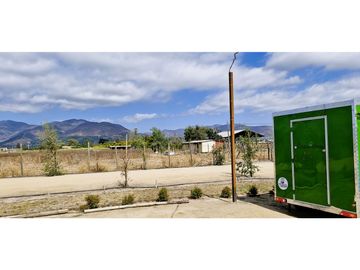 Venta de sitio de 29.375 m2., loteo dividido en 5 parcelas, con 4 canchas de Padel, en Quillota.