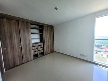 Se vende apartamento con vista a la Vía al Mar en Villa Campestre.
