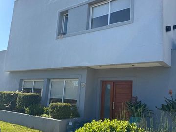 Casa en Venta - Barrio Don Joaquin, Canning