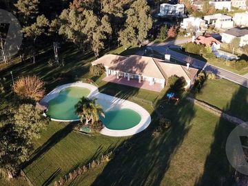 Casa en Venta - Barrio Don Joaquin, Canning