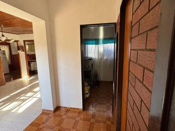 CASA EN VENTA EN LOMA HERMOSA / TRES DE FEBRERO