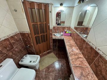 CASA EN VENTA EN LOMA HERMOSA / TRES DE FEBRERO
