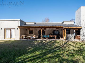 Venta Casa 3 Dormitorios Alcanfores Apto Crédito