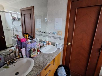 Casa en venta de 4 dormitorios, Urb. Terranova, sector UEES, Vía Samborondón