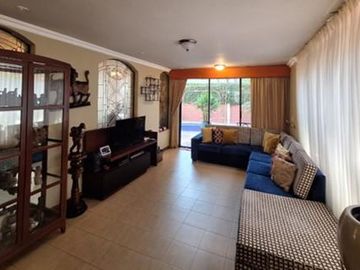 Casa en venta de 4 dormitorios, Urb. Terranova, sector UEES, Vía Samborondón