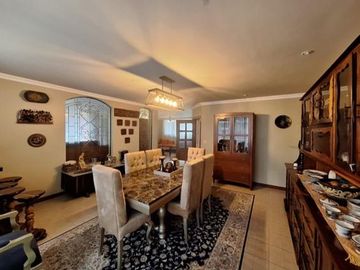 Casa en venta de 4 dormitorios, Urb. Terranova, sector UEES, Vía Samborondón