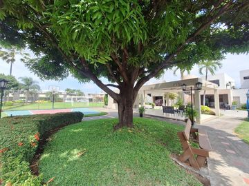 Casa en venta de 4 dormitorios, Urb. Terranova, sector UEES, Vía Samborondón