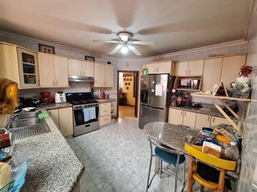 Casa en venta de 4 dormitorios, Urb. Terranova, sector UEES, Vía Samborondón