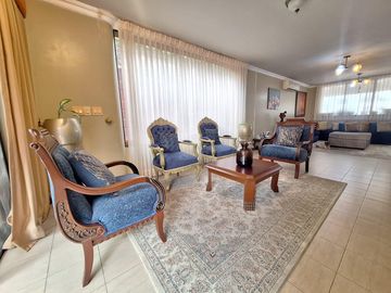 Casa en venta de 4 dormitorios, Urb. Terranova, sector UEES, Vía Samborondón