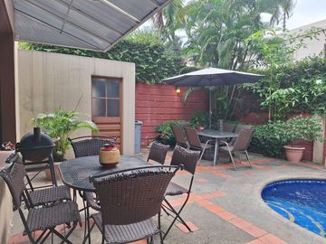 Casa en venta de 4 dormitorios, Urb. Terranova, sector UEES, Vía Samborondón