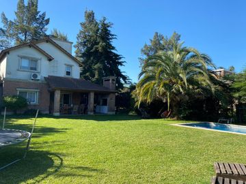 Casa en alquiler con muebles  en barrio La Casualidad, Pilar
