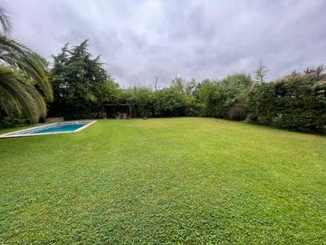 Casa en alquiler con muebles  en barrio La Casualidad, Pilar