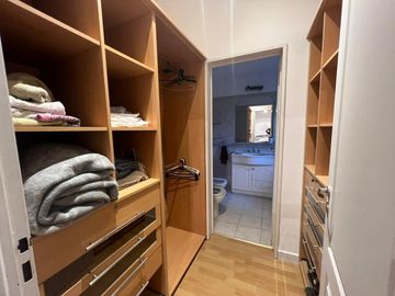 Casa en alquiler con muebles  en barrio La Casualidad, Pilar