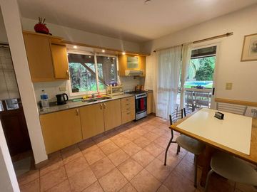 Casa en alquiler con muebles  en barrio La Casualidad, Pilar