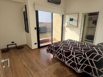 Casa de 6 ambientes en venta en Lagos de Canning.