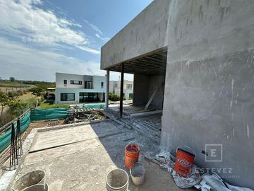 Casa a estrenar en venta, Barrio Cerrado Puertos, Escobar
