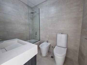 NORDELTA - Excelente casa de diseño moderno y funcional en venta a estrenar en Carpinchos