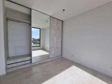NORDELTA - Excelente casa de diseño moderno y funcional en venta a estrenar en Carpinchos