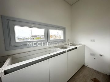 Casa en venta de 3 dormitorios pileta Santa Ana, Villa Nueva
