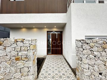 Casa en venta de 3 dormitorios pileta Santa Ana, Villa Nueva