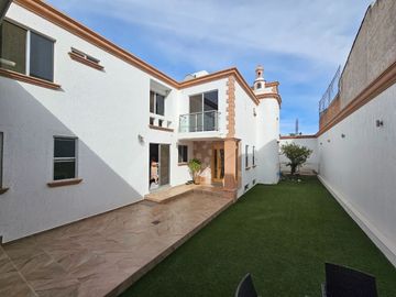 Casa en venta por $8.8mdp | CASA A UNA CUADRA DE COSTCO