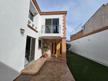 Casa en venta por $8.8mdp | CASA A UNA CUADRA DE COSTCO