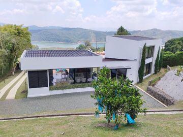 Finca De éLite Frente Al Lago Calima: Invierte En Un Estilo De Vida Exclusivo