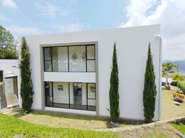 Finca De éLite Frente Al Lago Calima: Invierte En Un Estilo De Vida Exclusivo