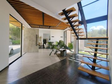 Finca De éLite Frente Al Lago Calima: Invierte En Un Estilo De Vida Exclusivo