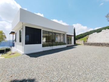 Finca De éLite Frente Al Lago Calima: Invierte En Un Estilo De Vida Exclusivo