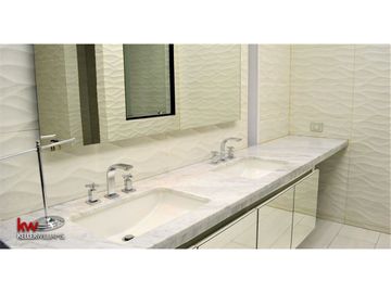Departamento En Venta En Isidora Goyenechea, Las Condes