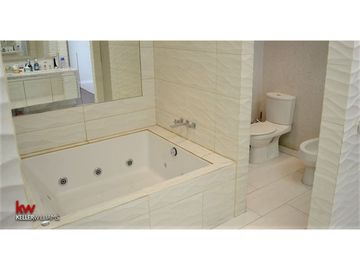Departamento En Venta En Isidora Goyenechea, Las Condes