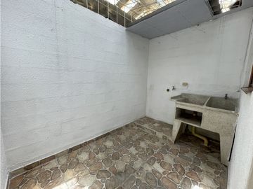 SE VENDE CASA EN CONDOMINIO VILLA DEL ROBLE CARTAGO