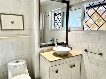 Casa en Venta en Vitacura / El Aromo
