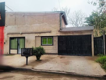 CASA MULTIFAMILIAR Y LOCAL VENTA TRISTAN SUAREZ