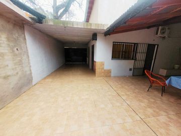 CASA MULTIFAMILIAR Y LOCAL VENTA TRISTAN SUAREZ