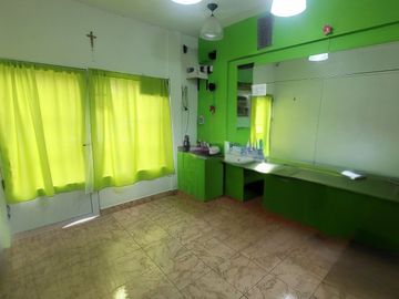 CASA MULTIFAMILIAR Y LOCAL VENTA TRISTAN SUAREZ