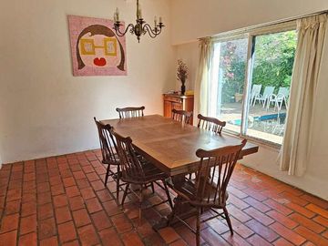 VENTA CASA 6 AMBIENTES  JARDIN Y PILETA EN OLIVOS