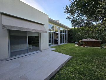 CASA 4 AMBIENTES EN VENTA EN ALTOS DE HUDSON 2
