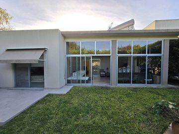 CASA 4 AMBIENTES EN VENTA EN ALTOS DE HUDSON 2
