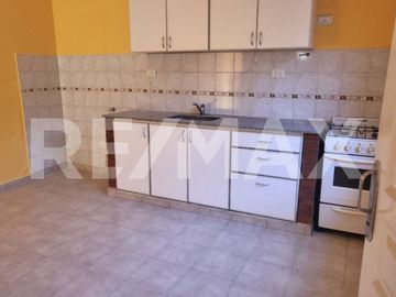 VENTA COMPLEJO DE 4 DPTOS EN PLOTTIER