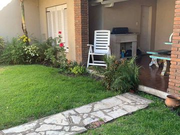 Oportunidad venta casa 4 amb con pileta en Turdera