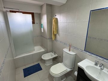 CASA EN VENTA 4 AMB BARRIO PARQUE BERNAL  PISCINA